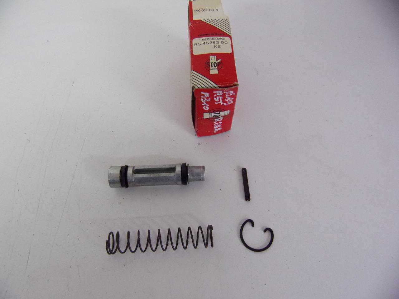 Kit maître-cylindre de frein RENAULT 20, 25, 30 LesAnciennes.com