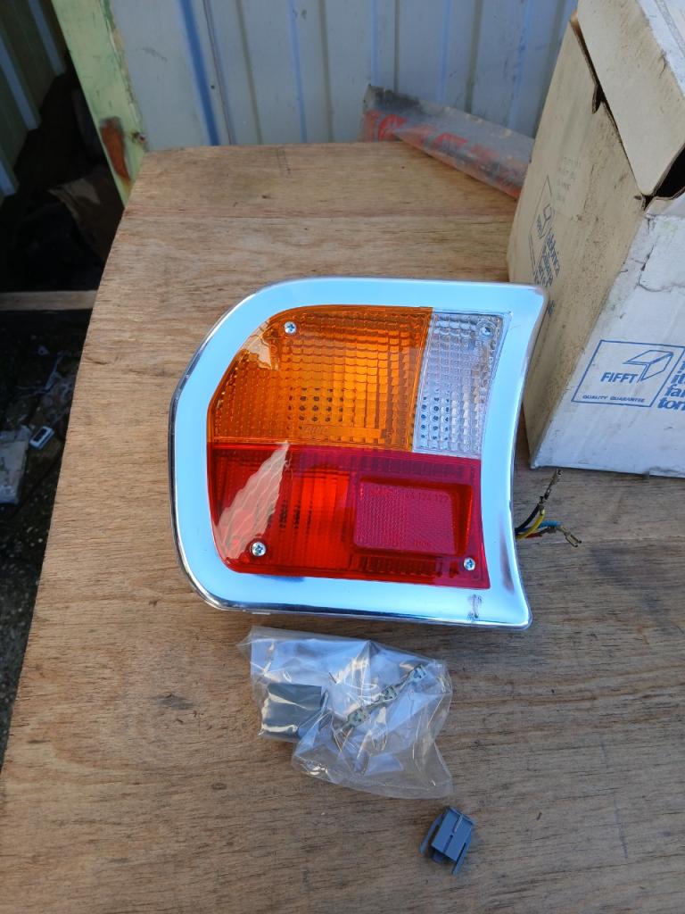 Feux PEUGEOT 504 LesAnciennes.com