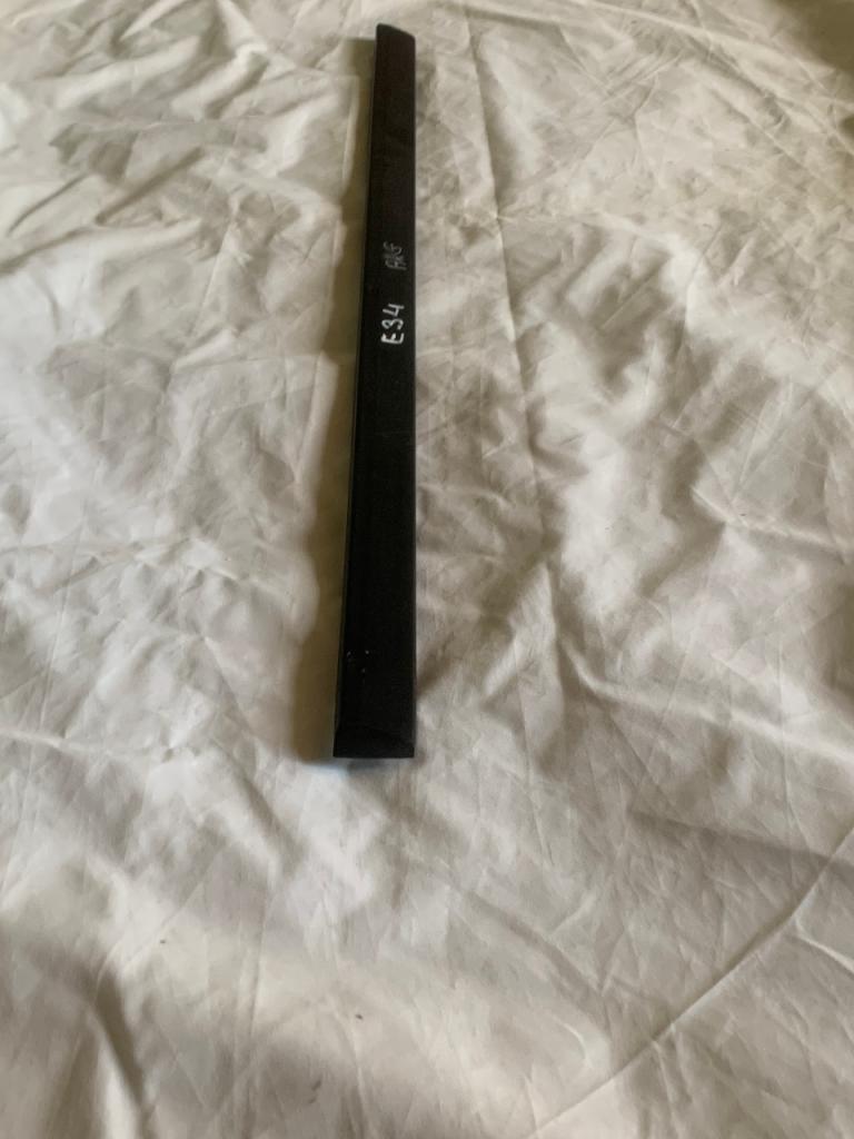 Moulure porte AR G BMW E34 LesAnciennes.com