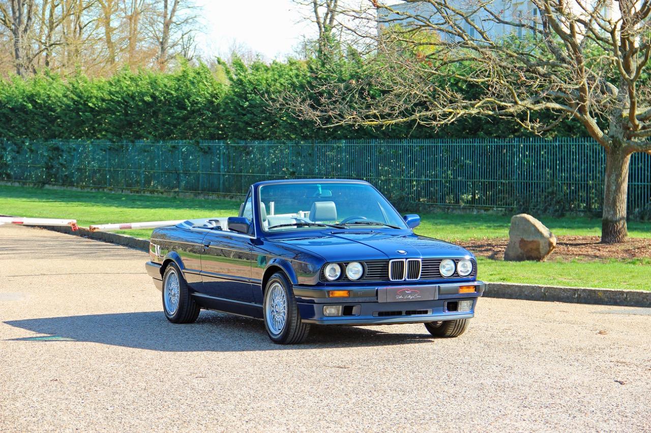 BMW 325 i Cabriolet E30 - 1991 LesAnciennes.com