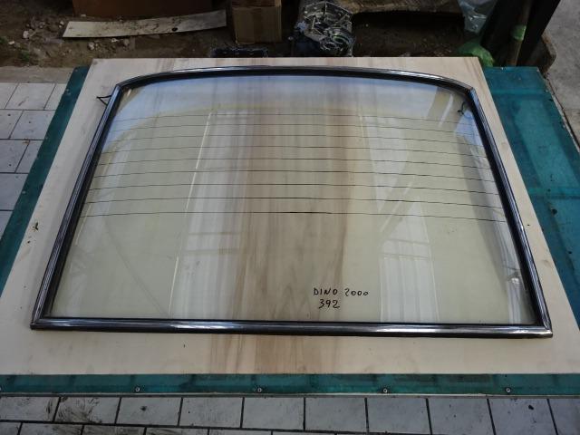 Lunette arrière pour Fiat Dino 2000 Coupé LesAnciennes.com