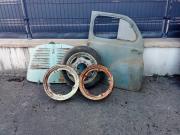 image_0-Lot de pièces RENAULT 4CV