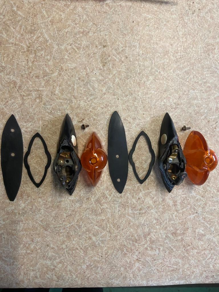 Pièces FEUX CLIGNOTANT Feux clignotant LesAnciennes.com