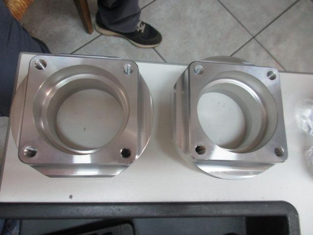 Support de ressorts d' amortiseurs arrière F40 LesAnciennes.com