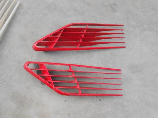 Grilles latérales pour Ferrari Mondial 8 LesAnciennes.com