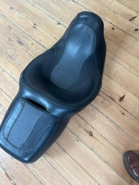 Selle HARLEY DAVIDSON FLH street glide LesAnciennes.com