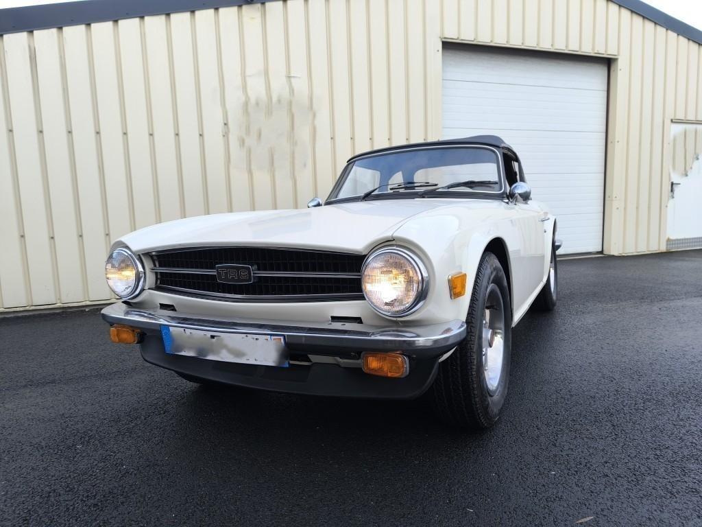 TRIUMPH TR6 CABRIOLET OVERDRIVE - 1976 LesAnciennes.com