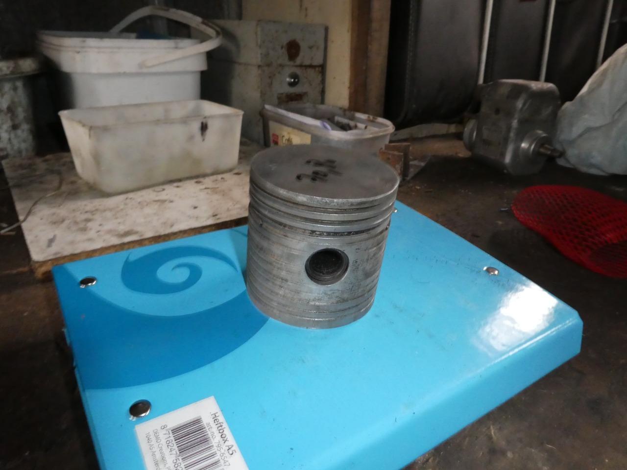 Piston PEUGEOT P112 LesAnciennes.com