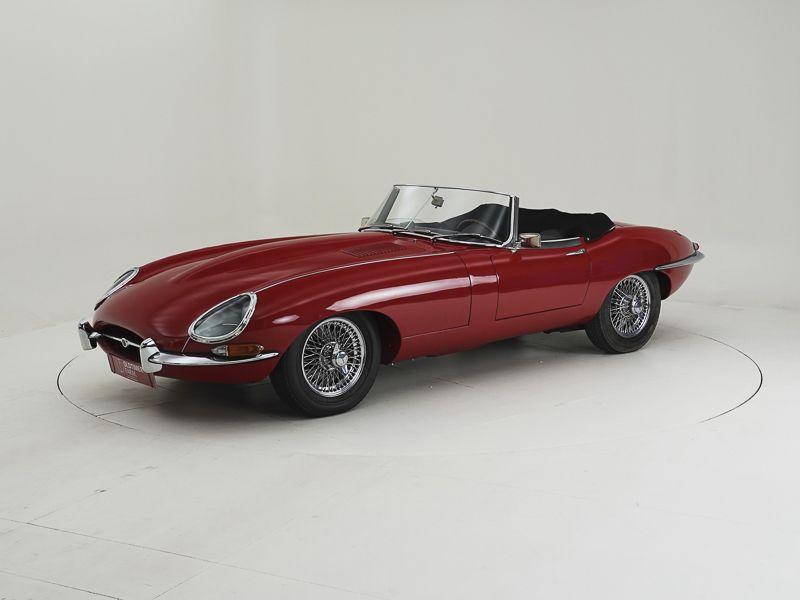 JAGUAR E-Type Series 1 OTS - 1963 LesAnciennes.com