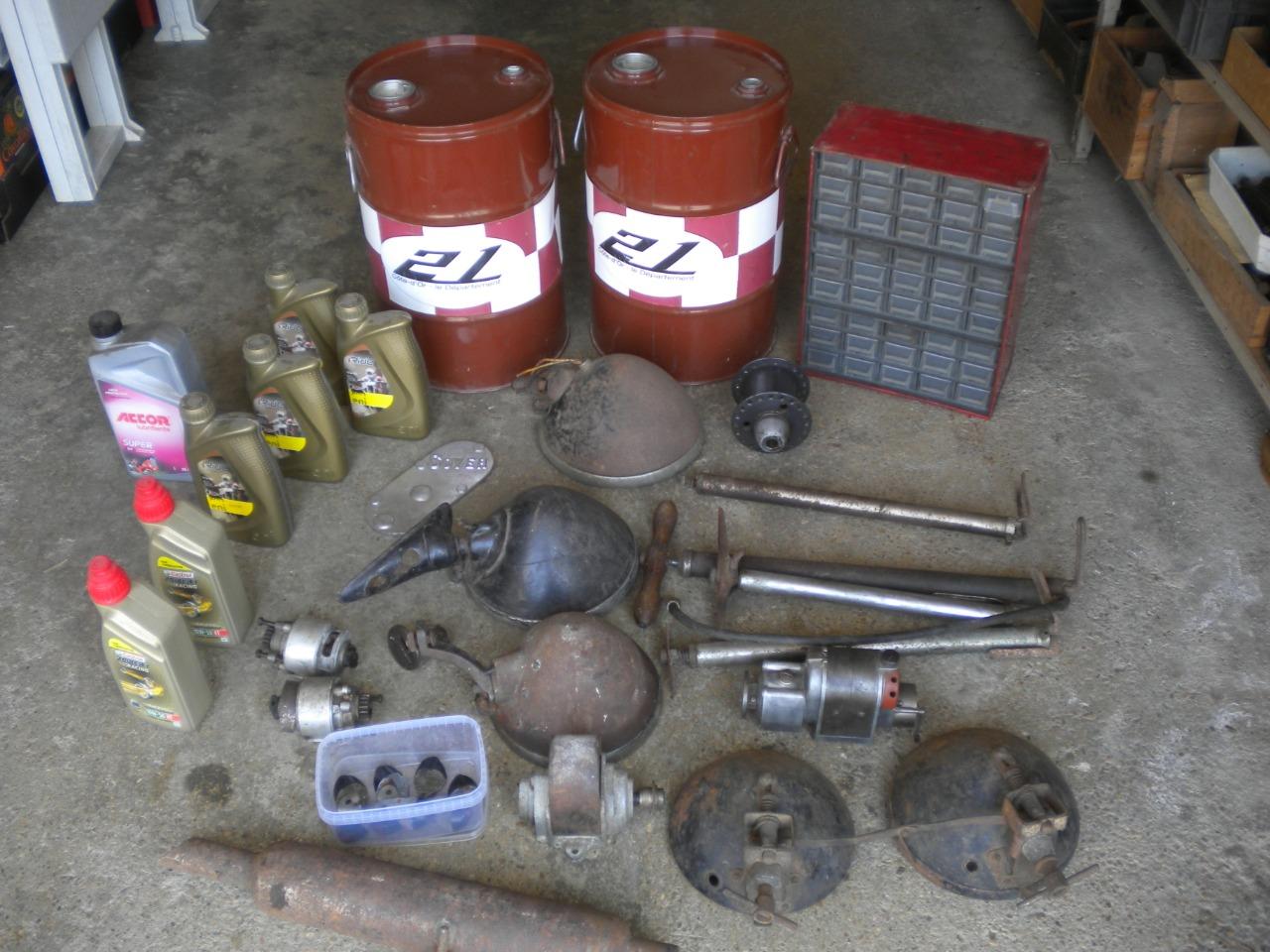 Pièces LOT PIECES moto auto ancienne LesAnciennes.com