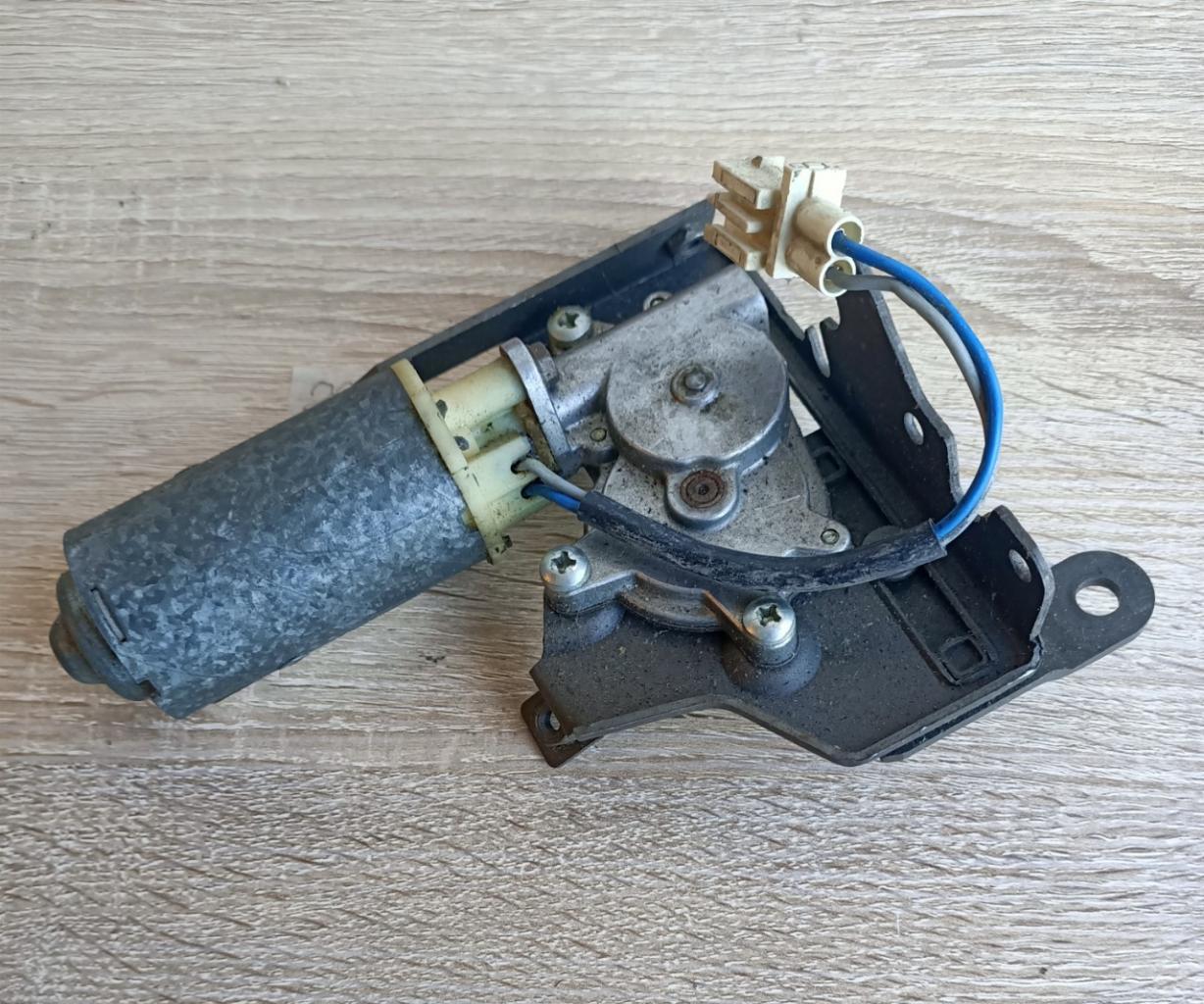 Lot de pièces BMW 525 LesAnciennes.com