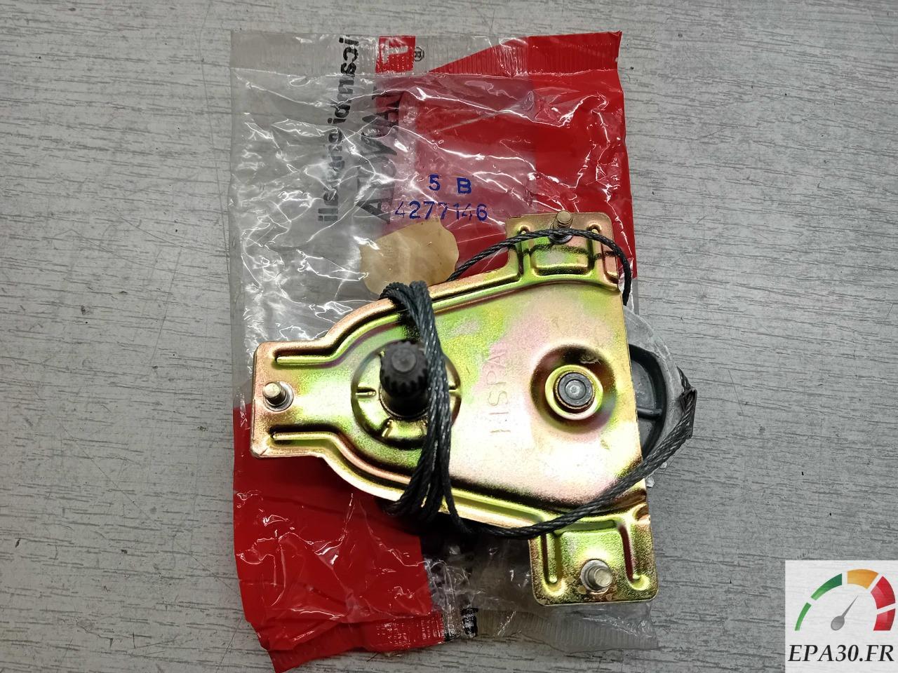 4277146 LEVE VITRE MANUEL CÔTE D/G FIAT 127 LesAnciennes.com