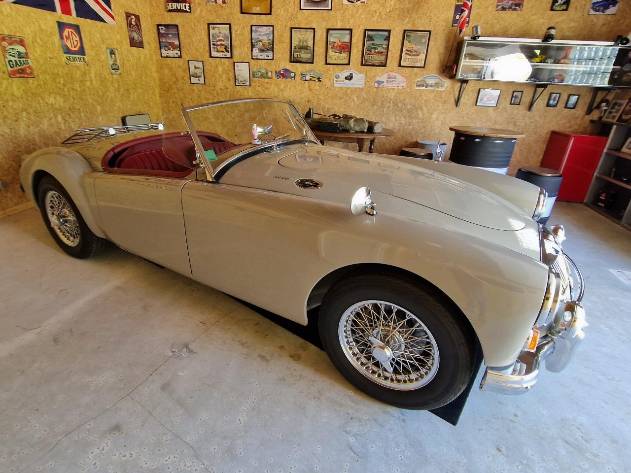 MG MGA cabriolet - 1959 LesAnciennes.com