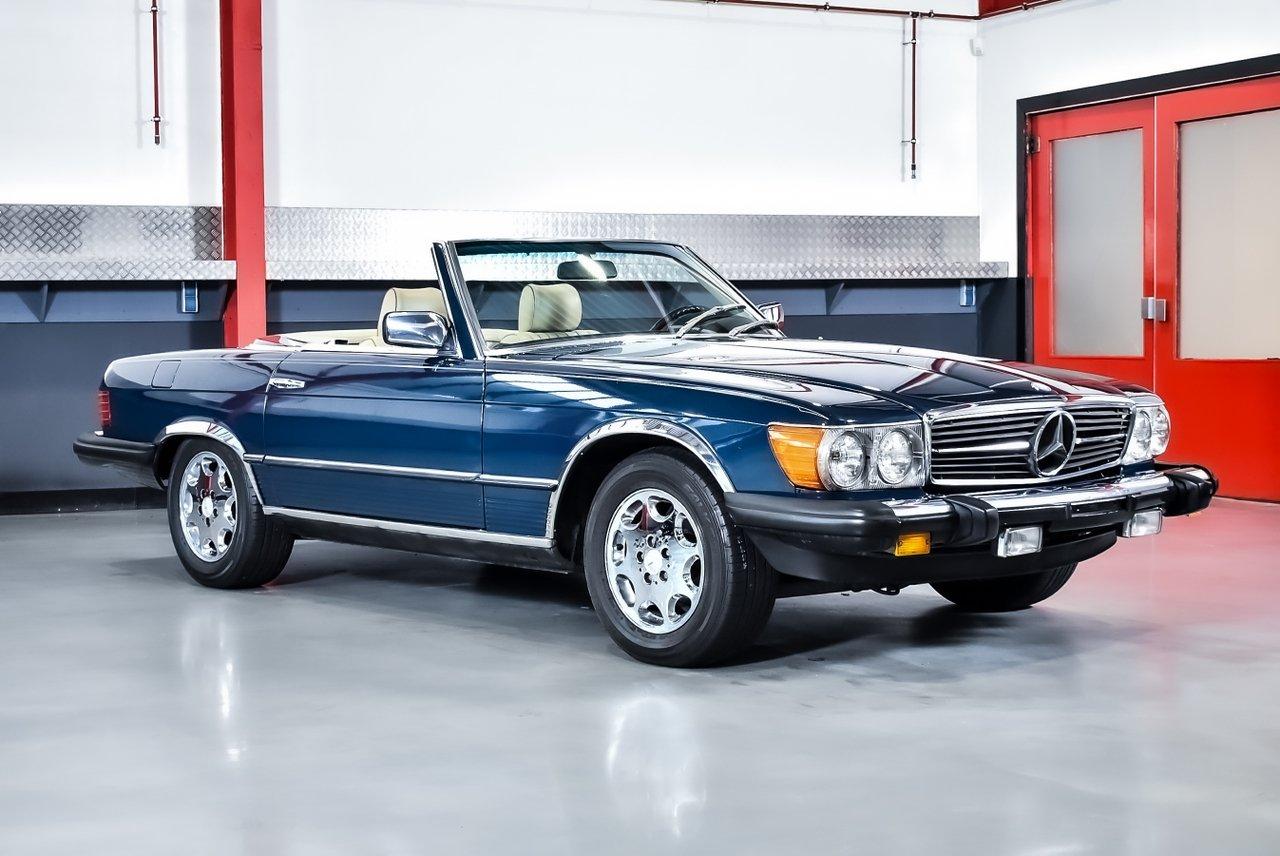 1985 Mercedes-Benz 380SL R107 LesAnciennes.com