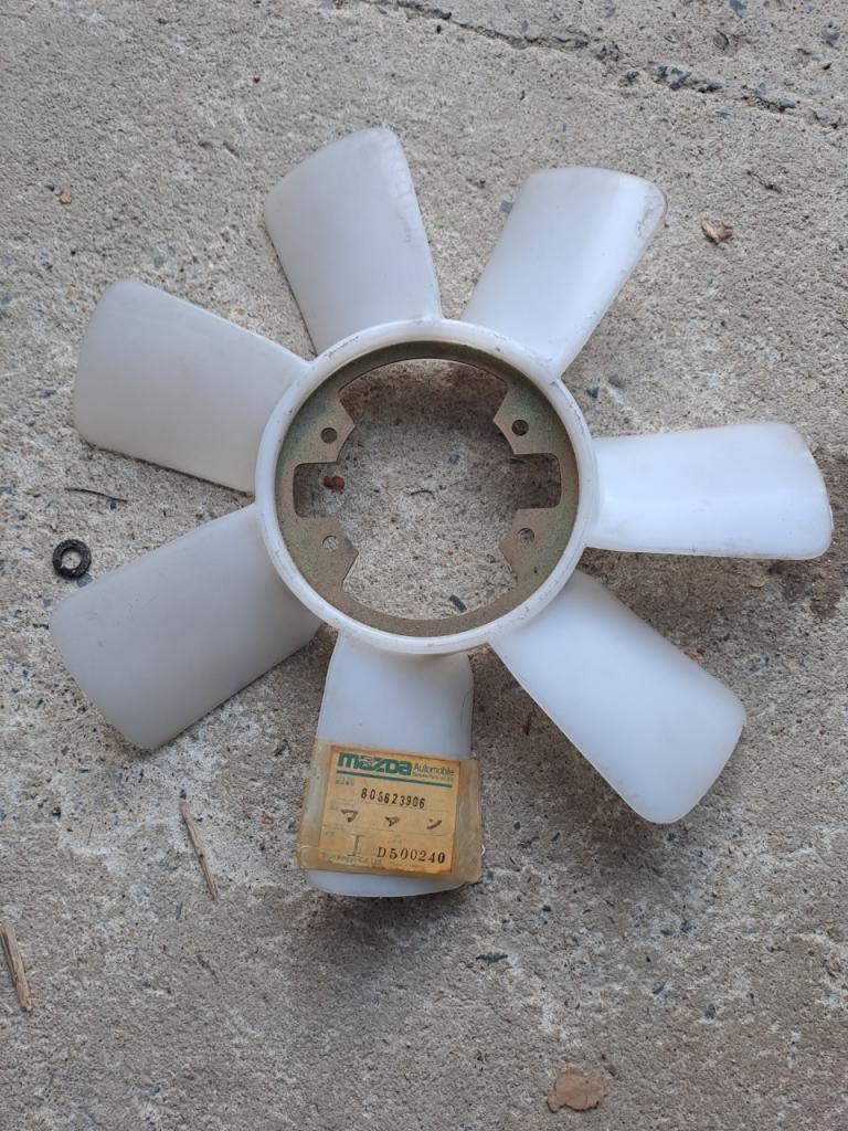 Pale ventilateur MAZDA 929 LesAnciennes.com