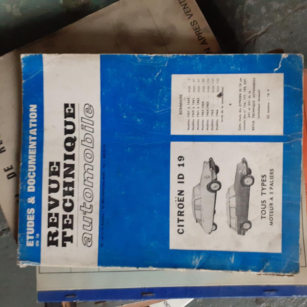 Revues techniques automobiles LesAnciennes.com