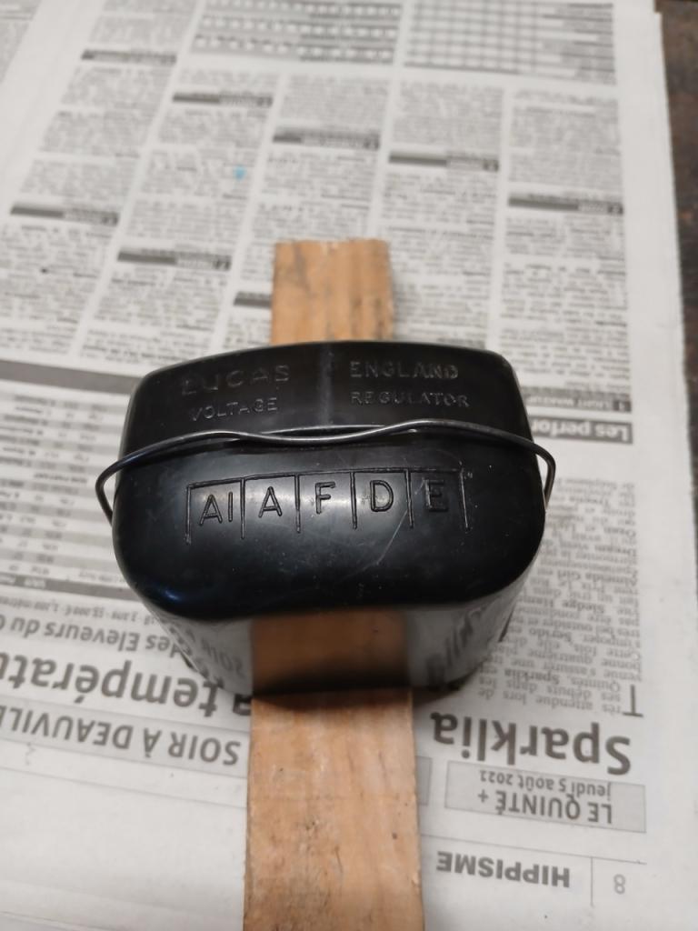 Capot regulateur AUSTIN HEALEY 100 BN1 LesAnciennes.com