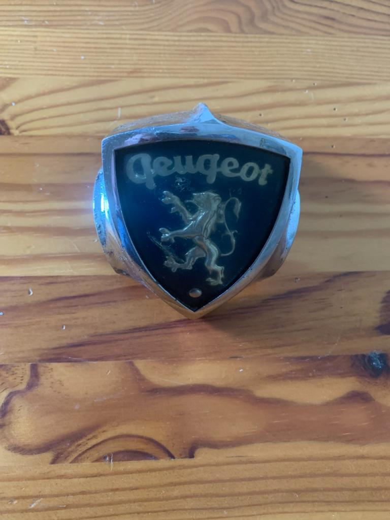 Logo capot PEUGEOT 403 LesAnciennes.com