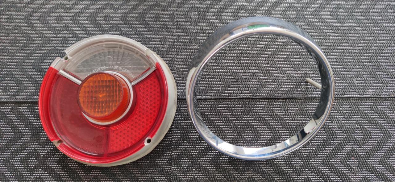 Feu arrière BMW 1502 1602 1802 2002 LesAnciennes.com