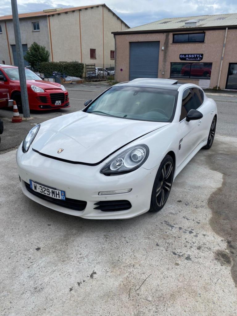 PORSCHE panamera - 2010 LesAnciennes.com