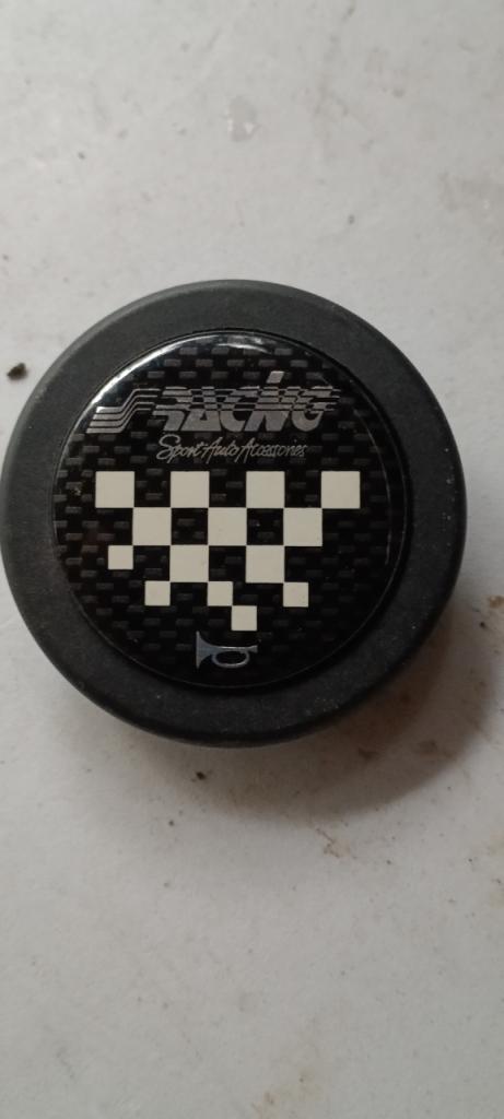 Centre de volant bouton klaxon LesAnciennes.com