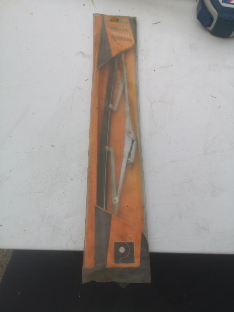 Pièces AUSTIN 1100 essuie glace LesAnciennes.com