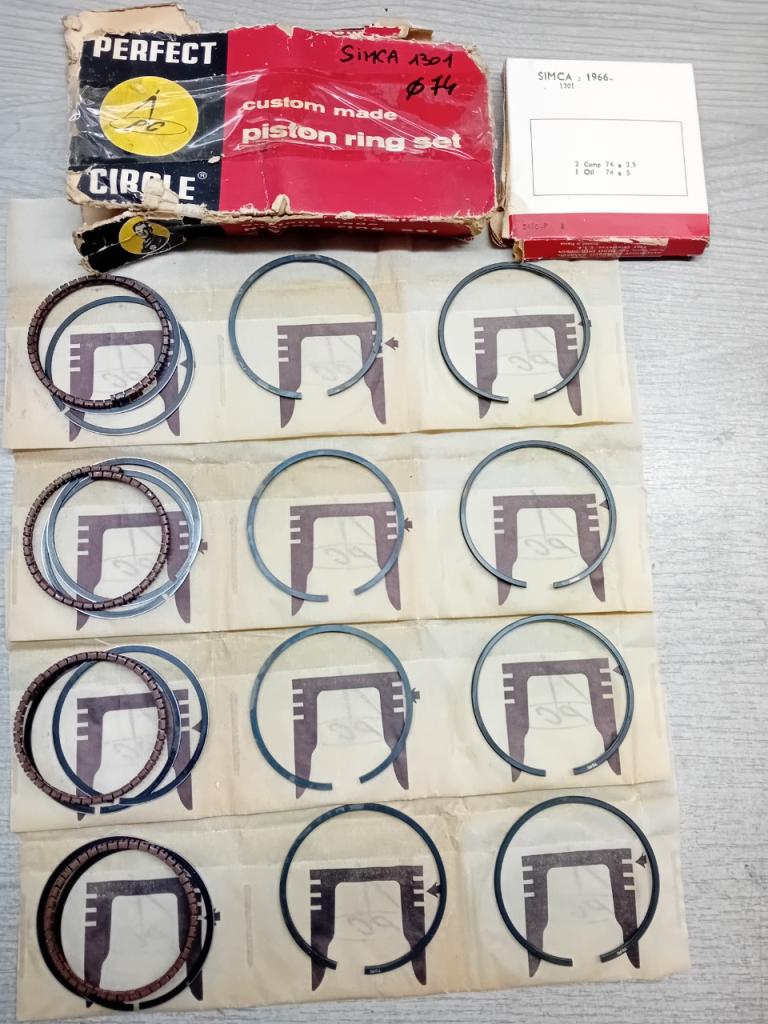 52411 JEU SEGMENTS CÔTE STANDART 74MM SIMCA 1301 LesAnciennes.com