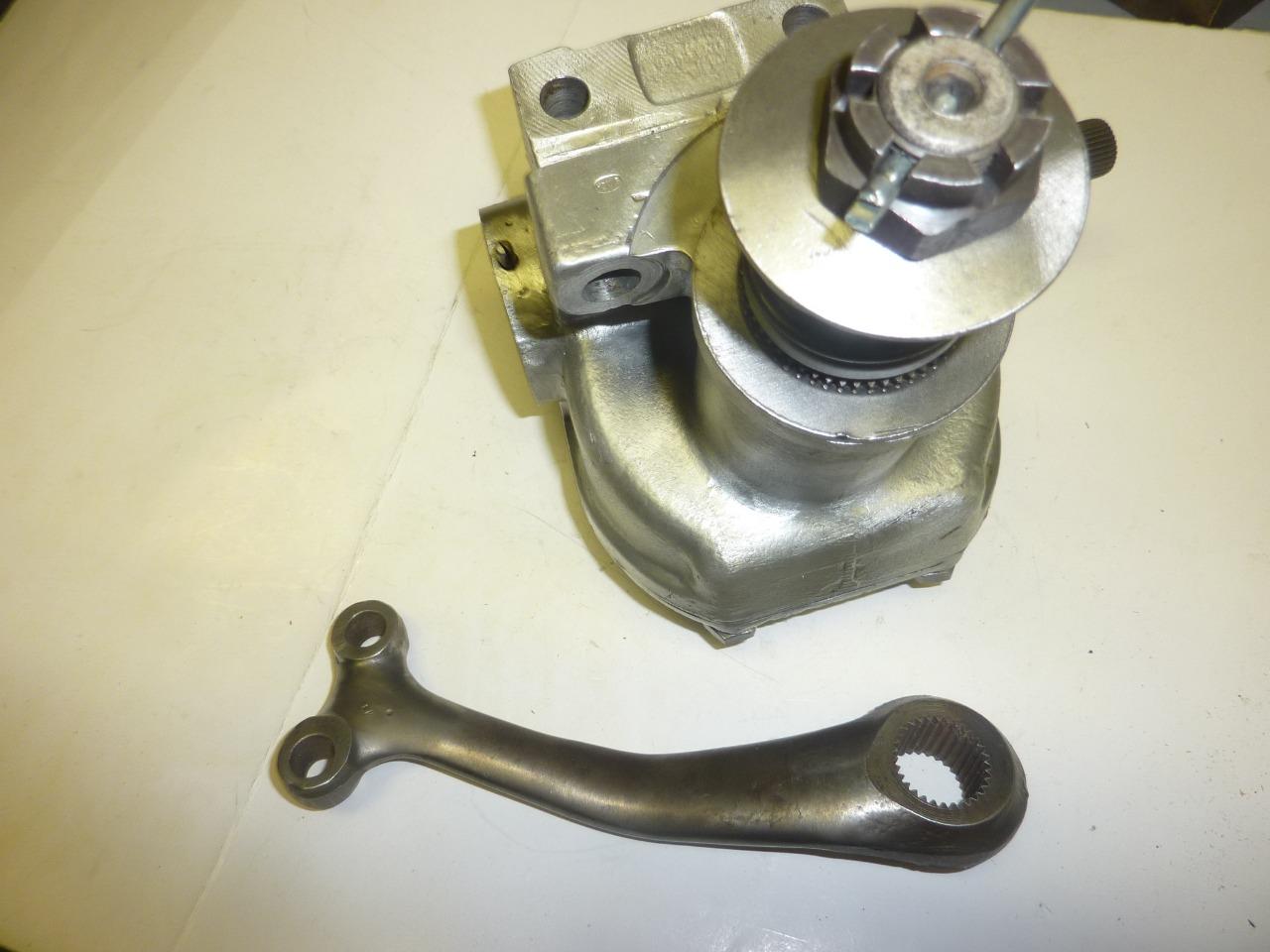 Simca 8 Boitier direction LesAnciennes.com