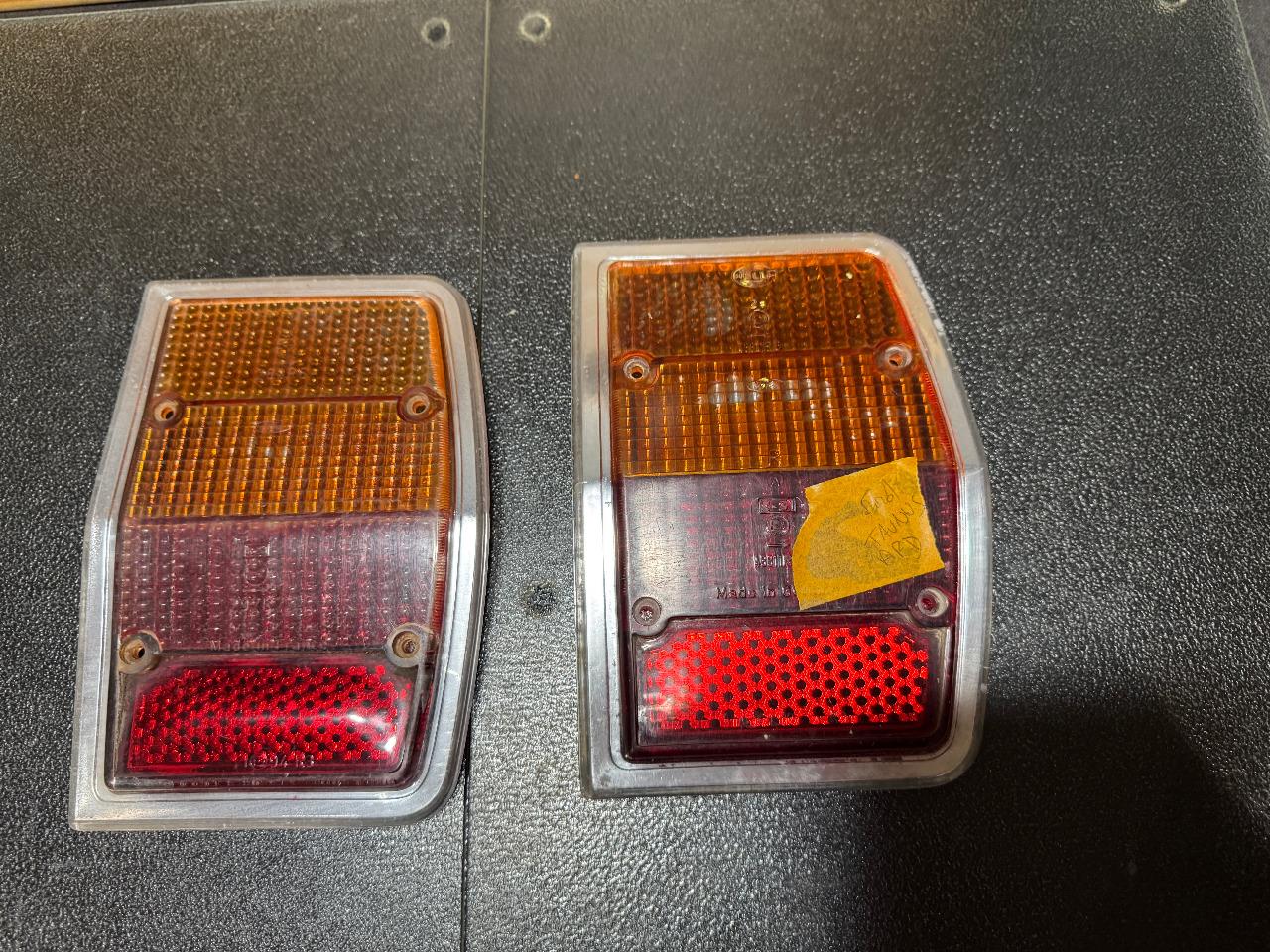 Cabochon FORD Taunus LesAnciennes.com