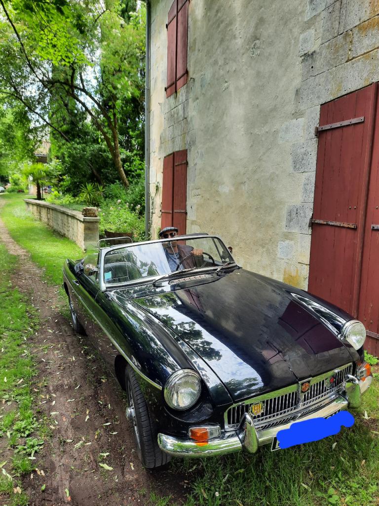 MG MGB Cabriolet - 1965 LesAnciennes.com