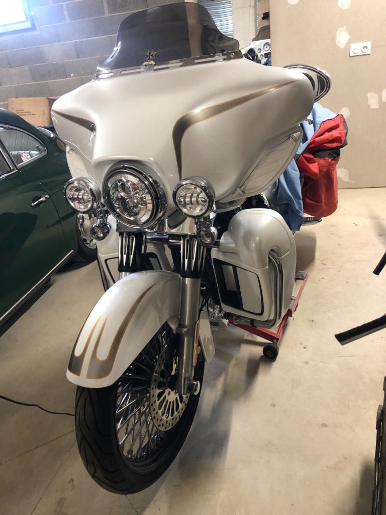 HARLEY DAVIDSON Street glide spécial FLHT LesAnciennes.com