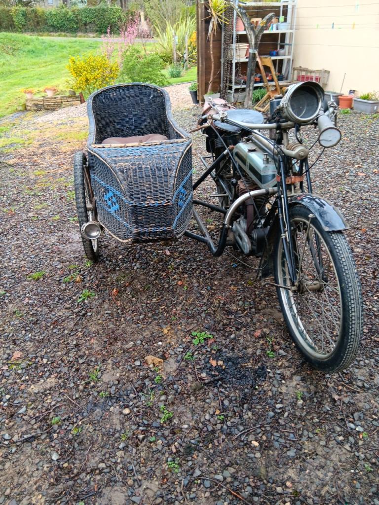 TRIUMPH h side car - 1919 LesAnciennes.com