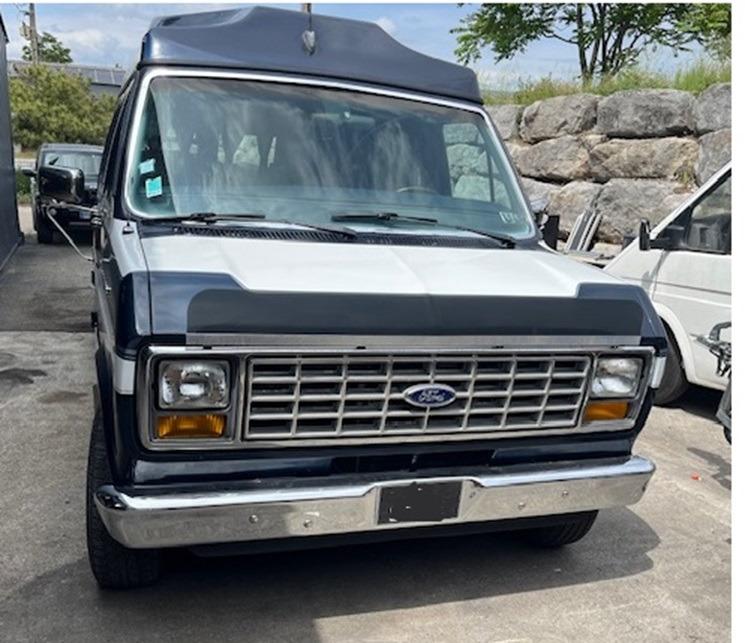 FORD ECONOLINE E150 - 1990 LesAnciennes.com