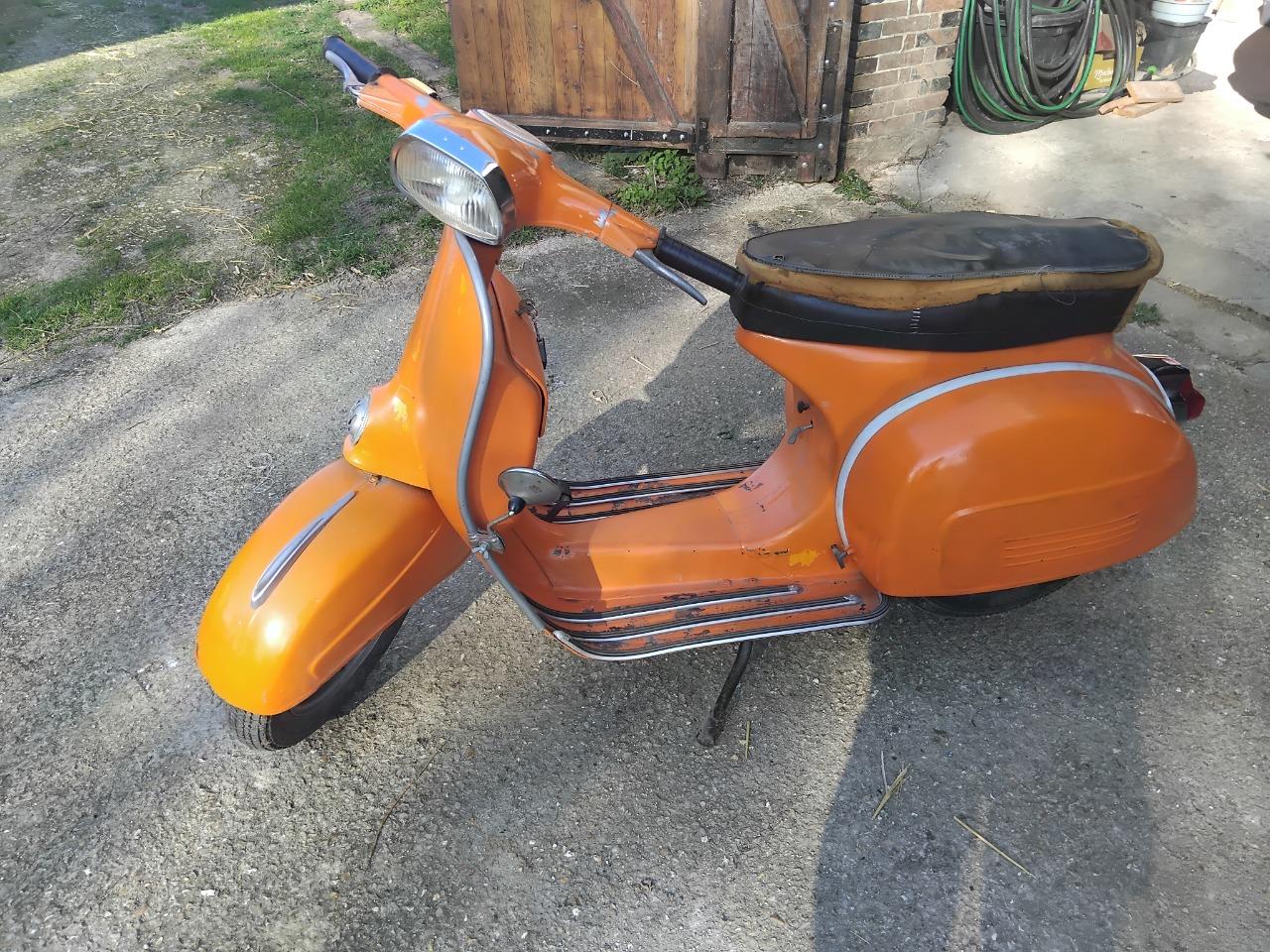 VESPA 160 GT MOTOVESPA 160 GT - 1972 LesAnciennes.com
