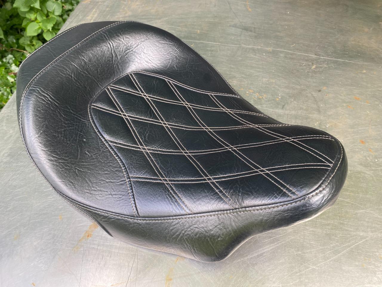 Selle HARLEY DAVIDSON street glide LesAnciennes.com