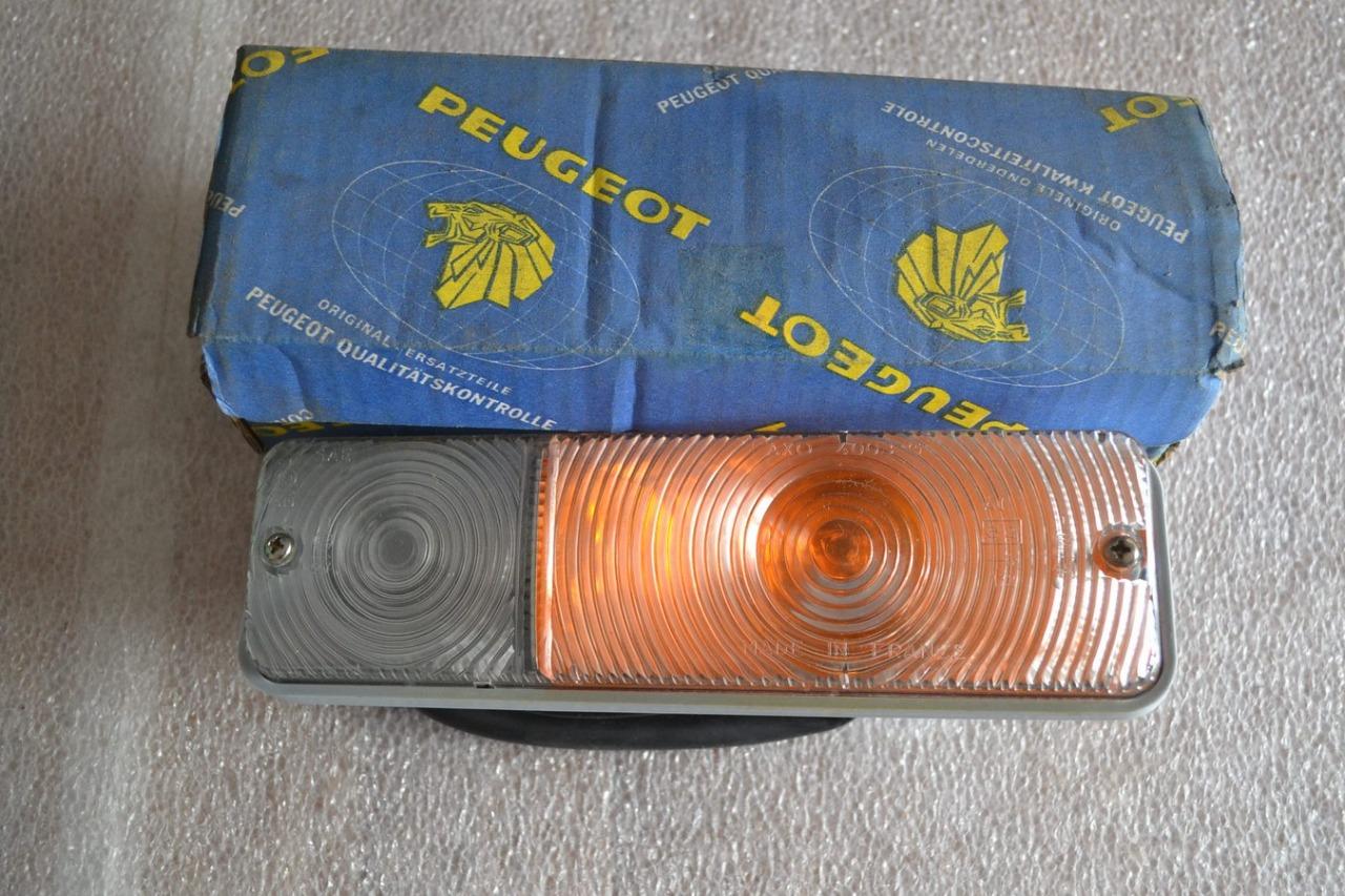 Feu AV G PEUGEOT J5 1985/1988, neuf LesAnciennes.com