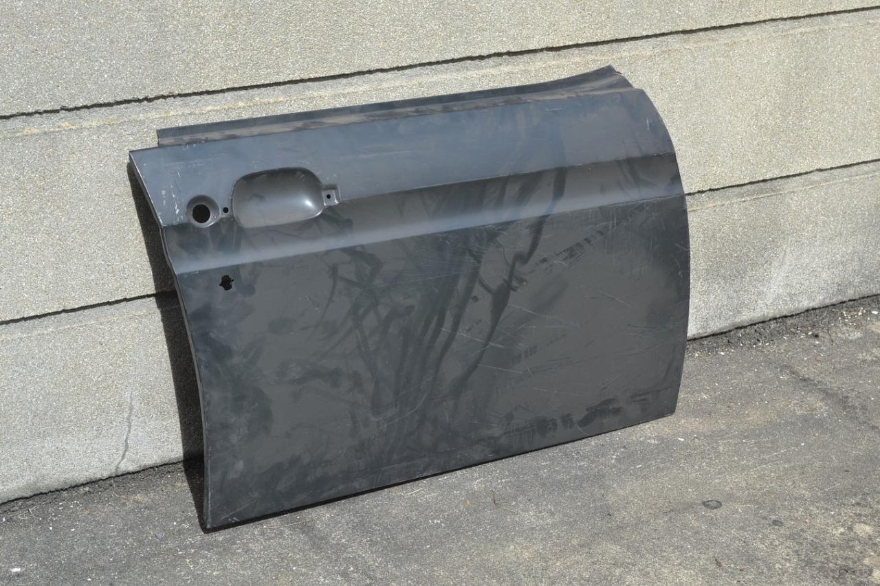 Panneau porte AV DT PEUGEOT 104 Berline, neuf LesAnciennes.com