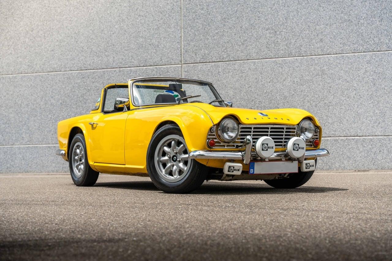 1964 Triumph TR4 LesAnciennes.com