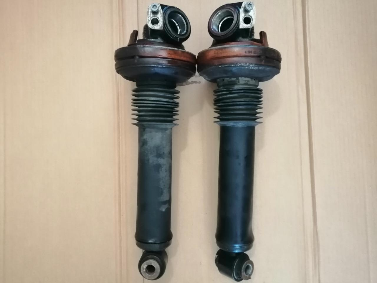 Vérins avant Citroën C6 2.2 hdi LesAnciennes.com