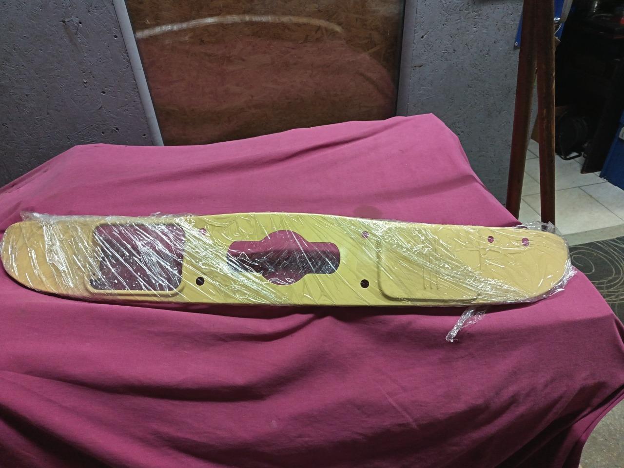 Tableau de bord RENAULT 4CV 1062 LesAnciennes.com