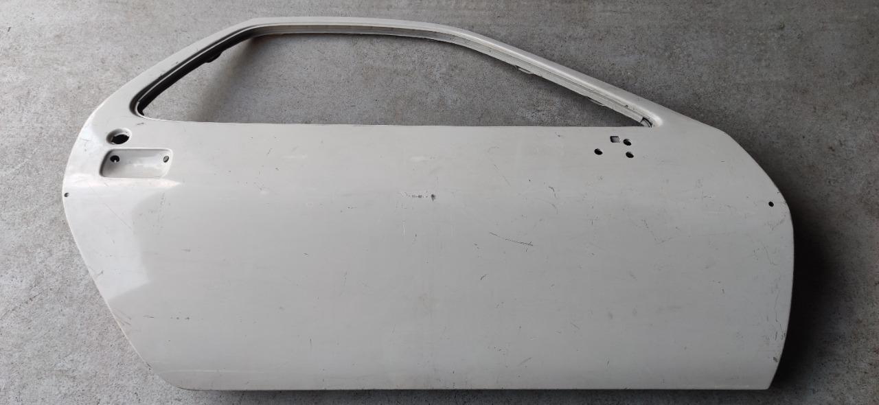 Porte portière droite neuve PORSCHE 928 LesAnciennes.com