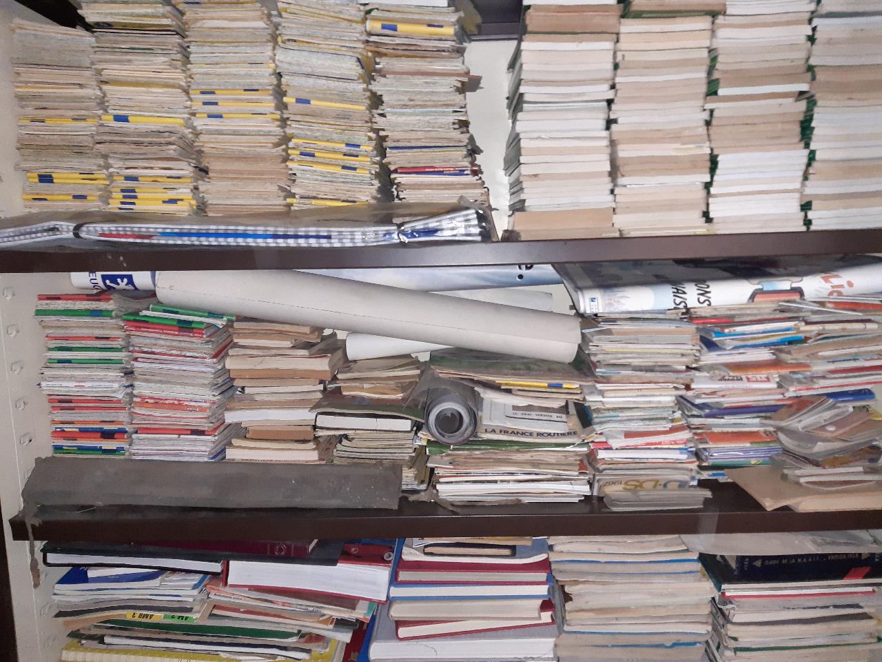 Lot de documents en lien avec l'automobile LesAnciennes.com