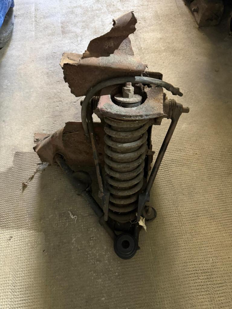 Aston Martin DB 4 / DB 5 / DB 6 LesAnciennes.com