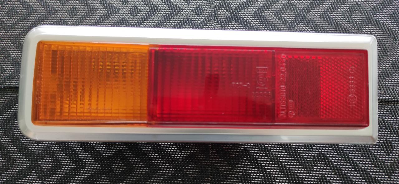 Feu arrière gauche FORD Capri 1 LesAnciennes.com