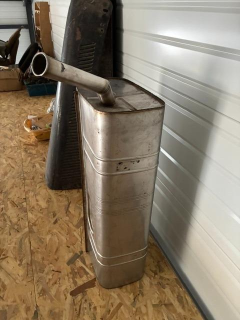 RESERVOIR ESSENCE INOX CITROEN Traction 15/6 H LesAnciennes.com