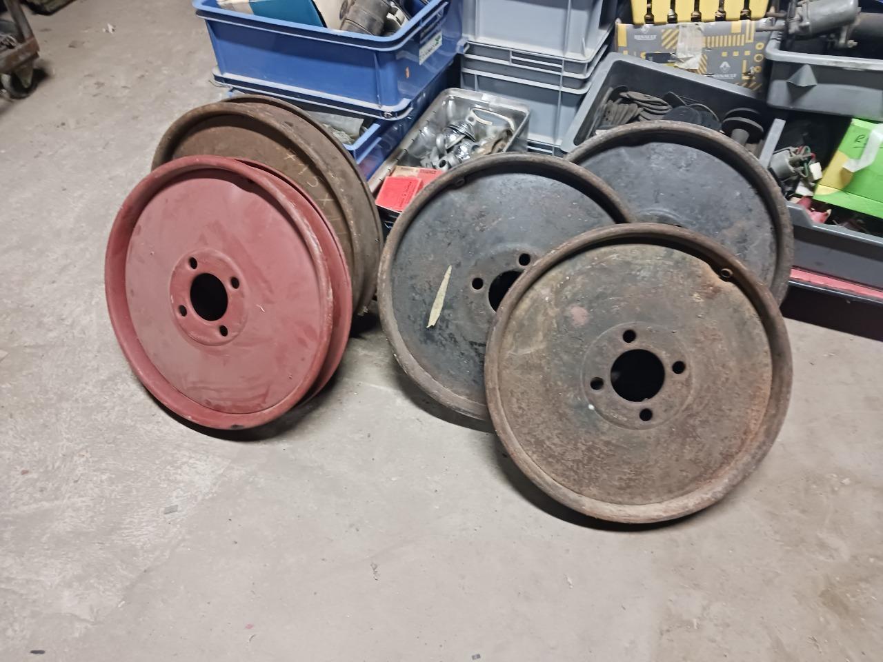 Jantes INCONNU inconnu LesAnciennes.com