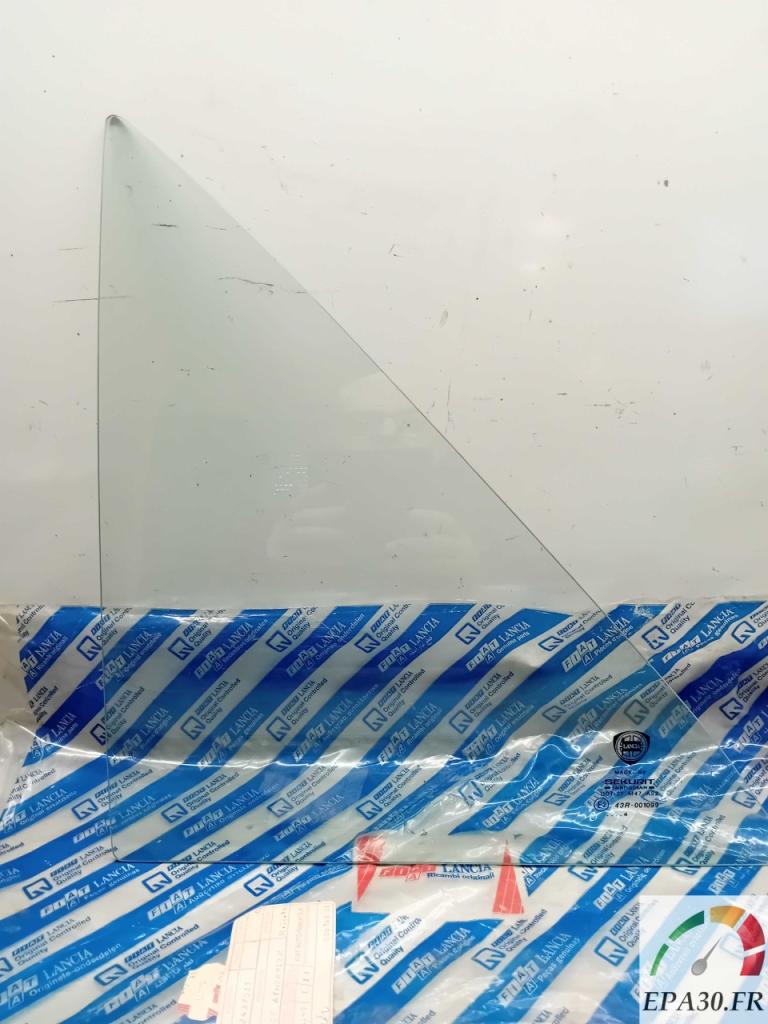 82437033 VITRE TEINTEE PORTE AR LANCIA DELTA 93/99 LesAnciennes.com