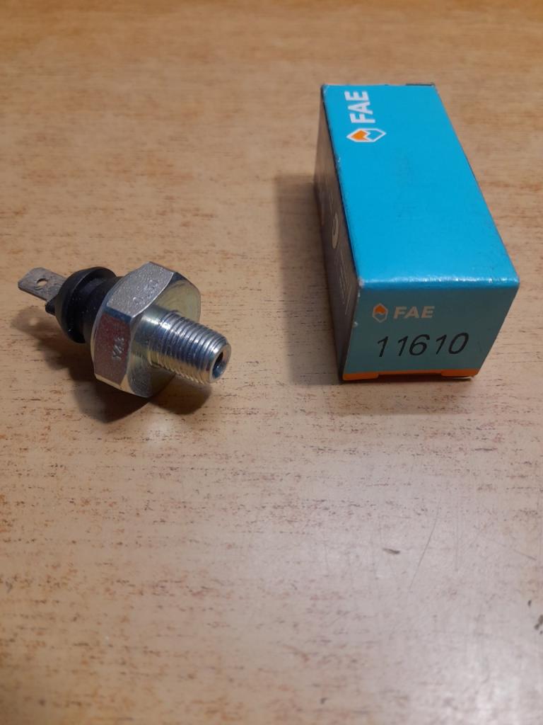 Manocontact pression d'huile Toyota célica FAE 11 LesAnciennes.com