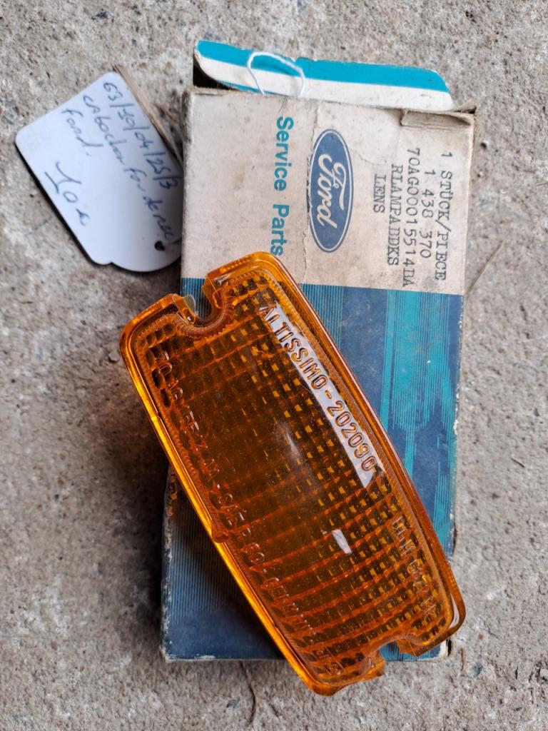Cabochon FORD Escort LesAnciennes.com