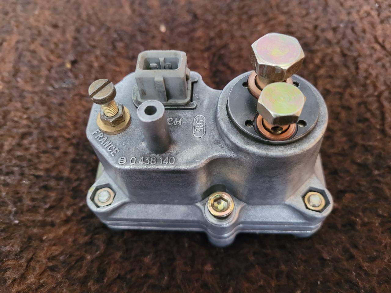 Régulateur de mise en température BOSCH 0 438 140 LesAnciennes.com